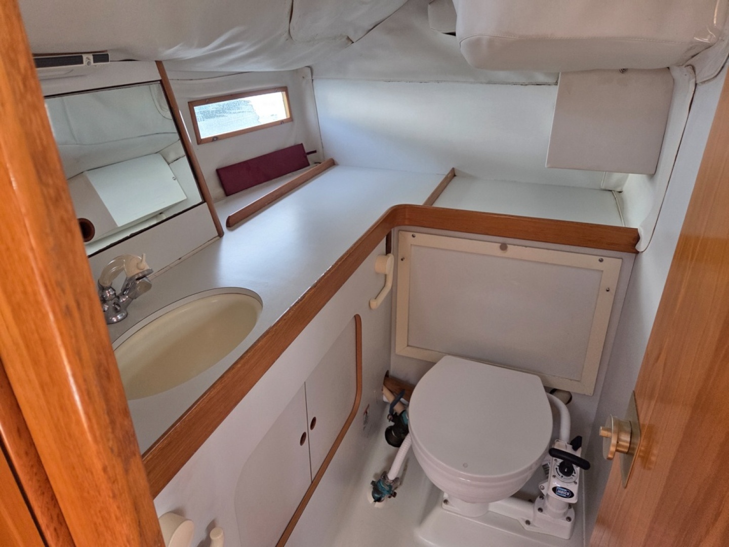 Sea Squatch 34ft Beneteau Yacht For Sale