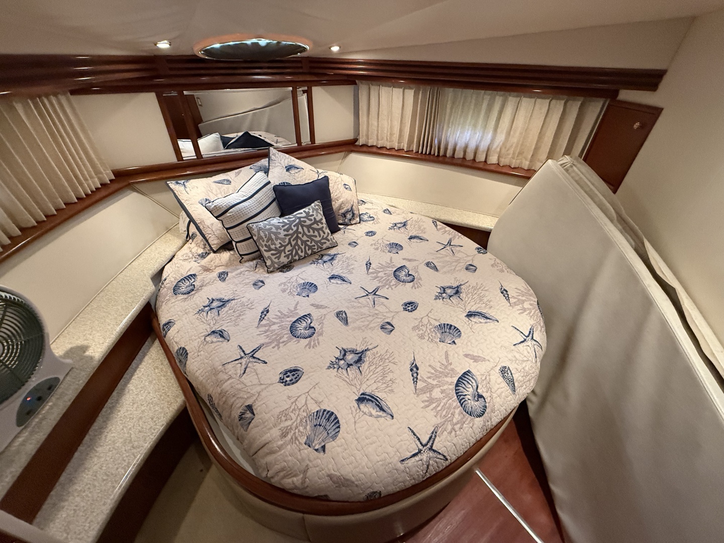 Regina Rae 46ft Carver Yacht For Sale