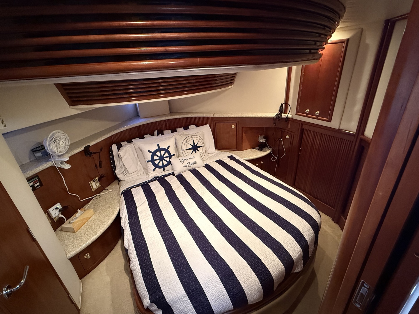 Regina Rae 46ft Carver Yacht For Sale