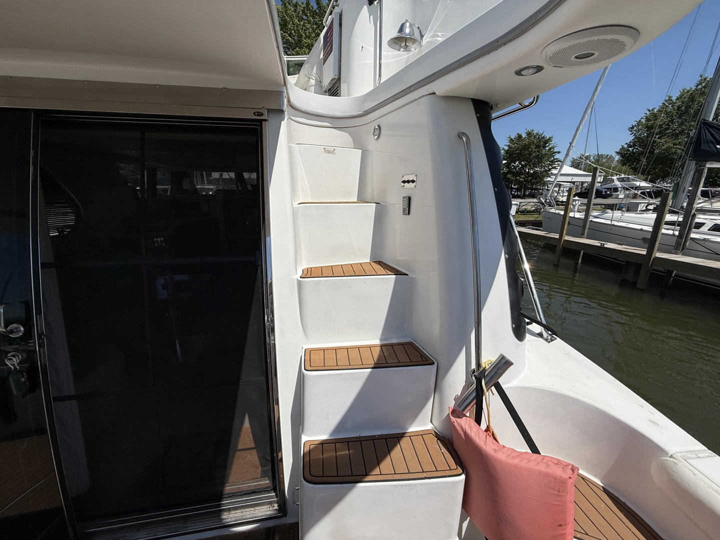 1999 Carver 450 Voyager