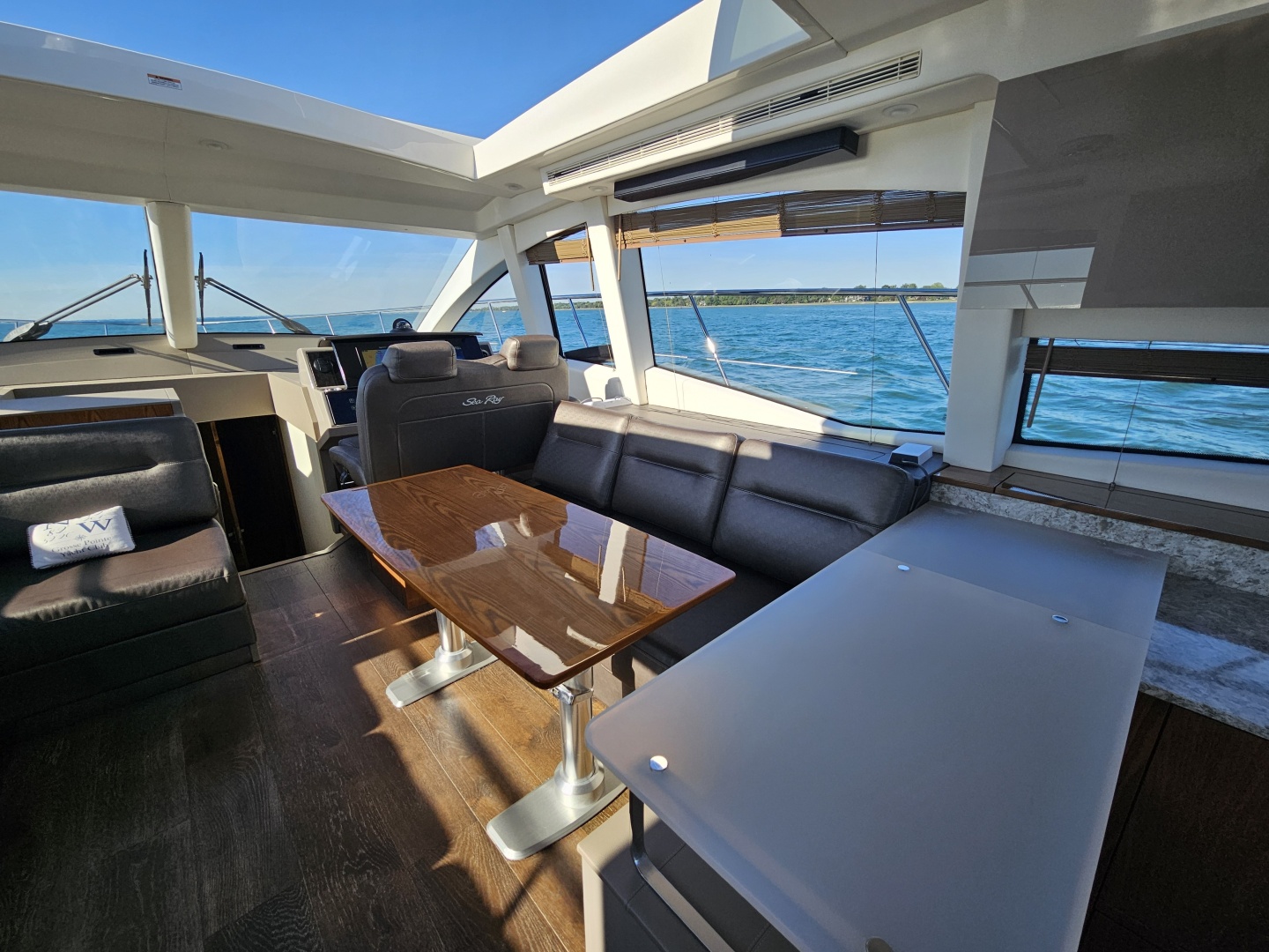 2019 Sea Ray 520 Sundancer