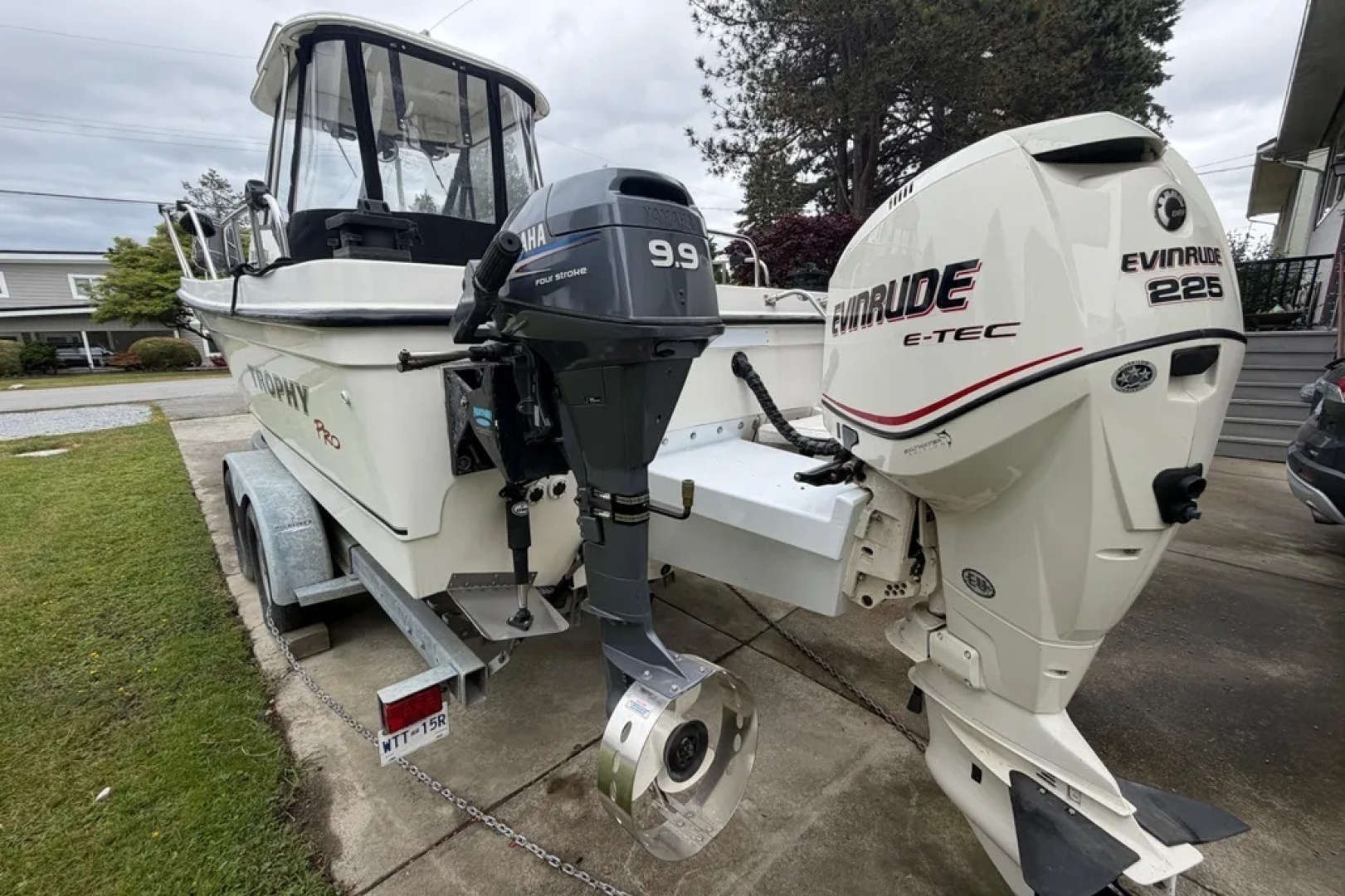 2005 Bayliner Trophy 2052 Walkaround