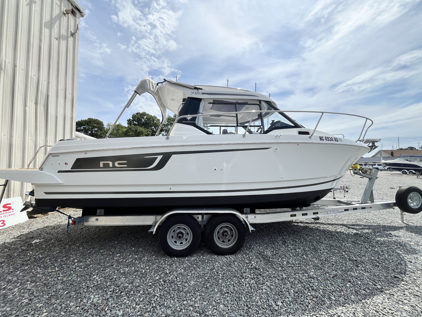 GERONIMO 27ft Jeanneau Yacht For Sale