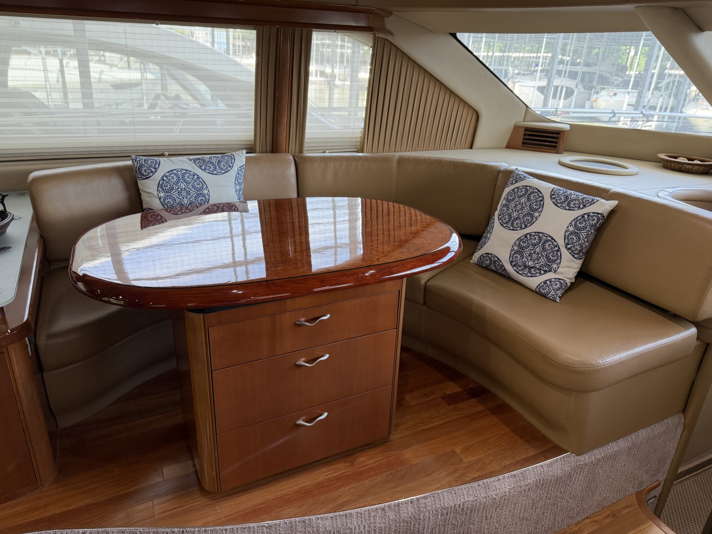 2005 Sea Ray 550 SEDAN BRIDGE