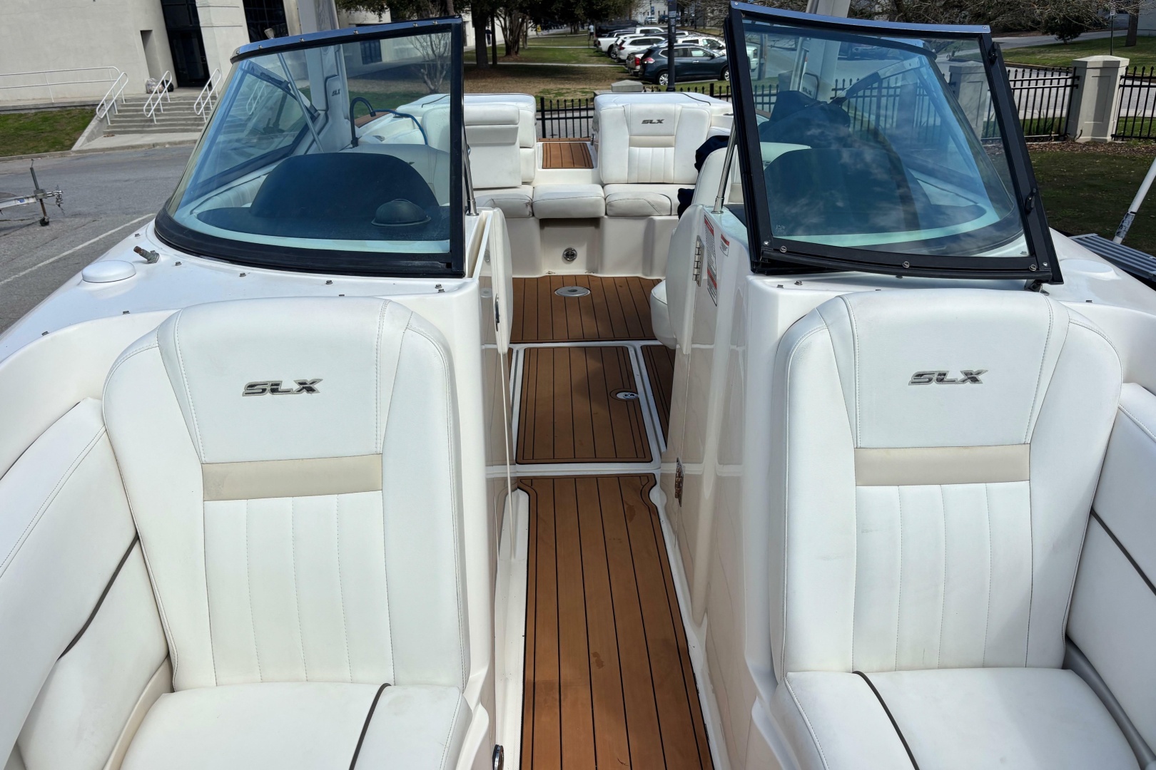 JUST ADD WATER 27ft Sea Ray Yacht For Sale