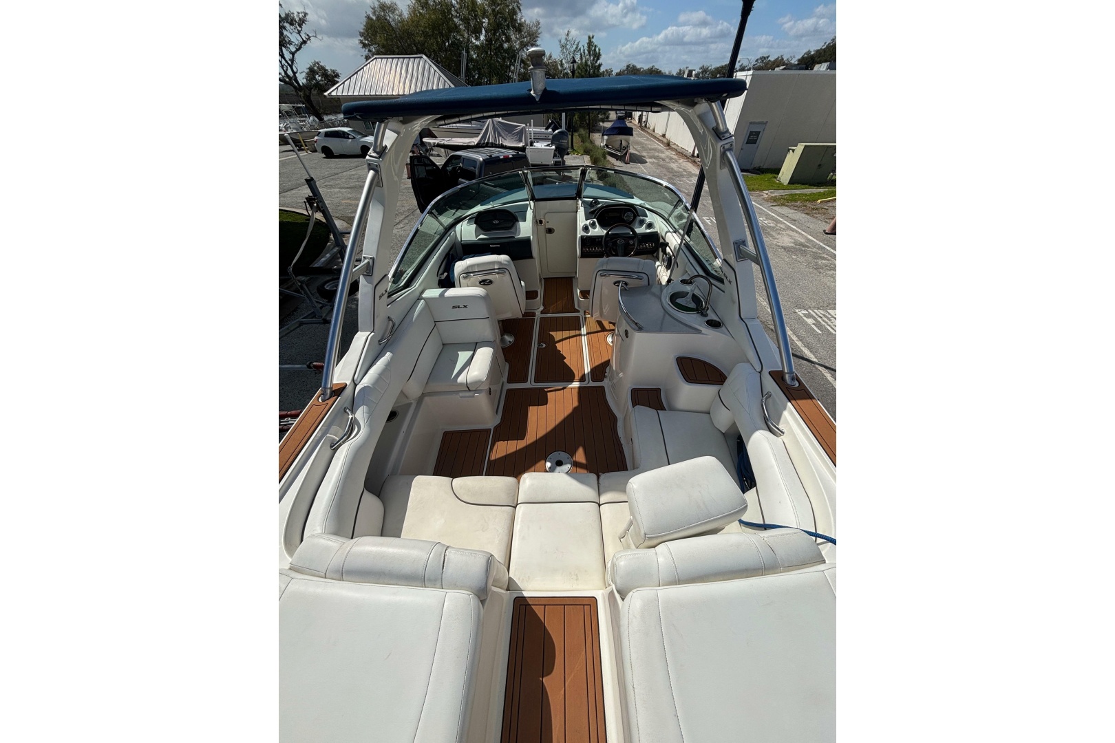 JUST ADD WATER 27ft Sea Ray Yacht For Sale