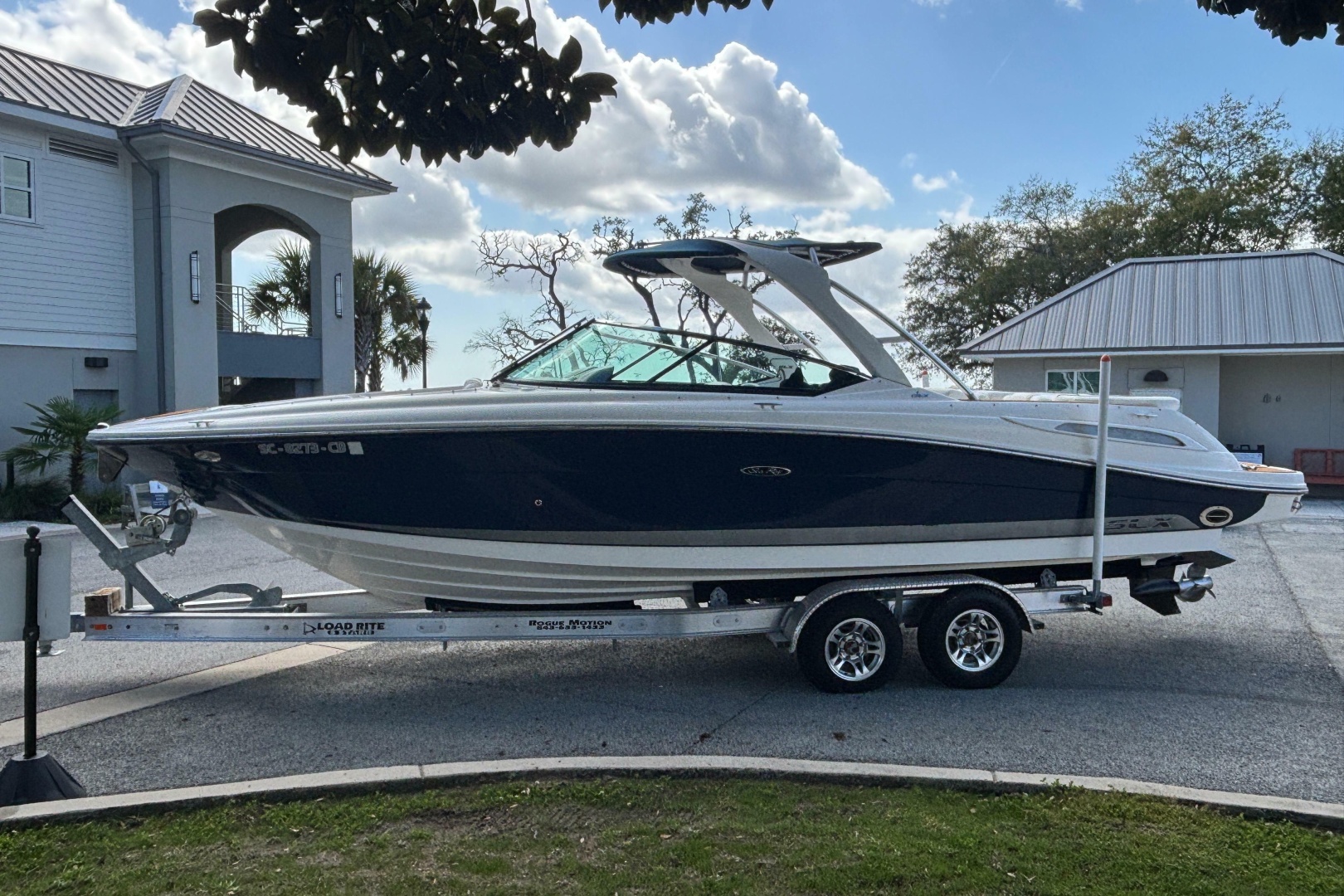 JUST ADD WATER 27ft Sea Ray Yacht For Sale