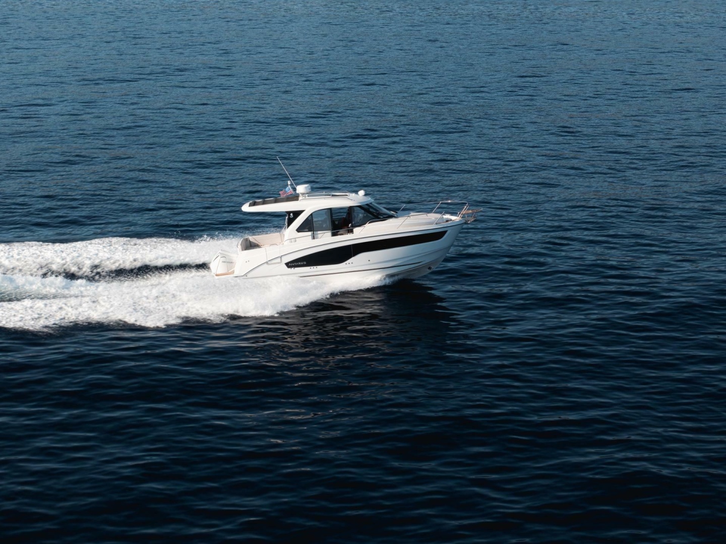 2027 Beneteau Antares 9