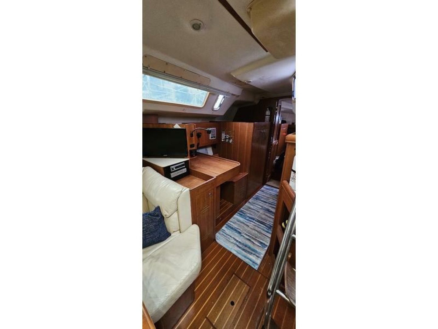 Captain's navigation station