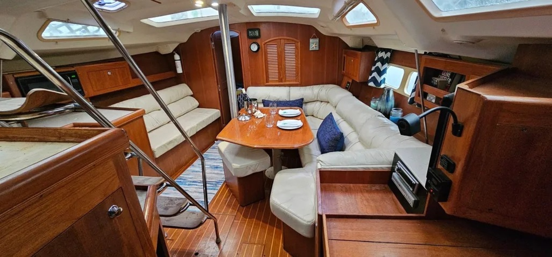 2002 Hunter 420