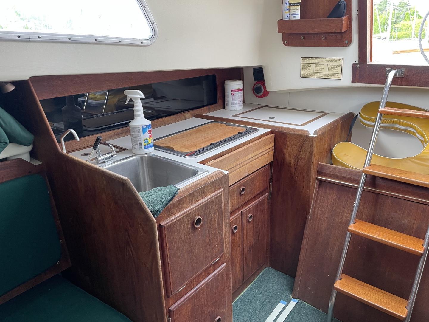 HONEY BEAR 32ft Pearson Yacht For Sale HONEY BEAR 32ft Pearson Yacht For Sale