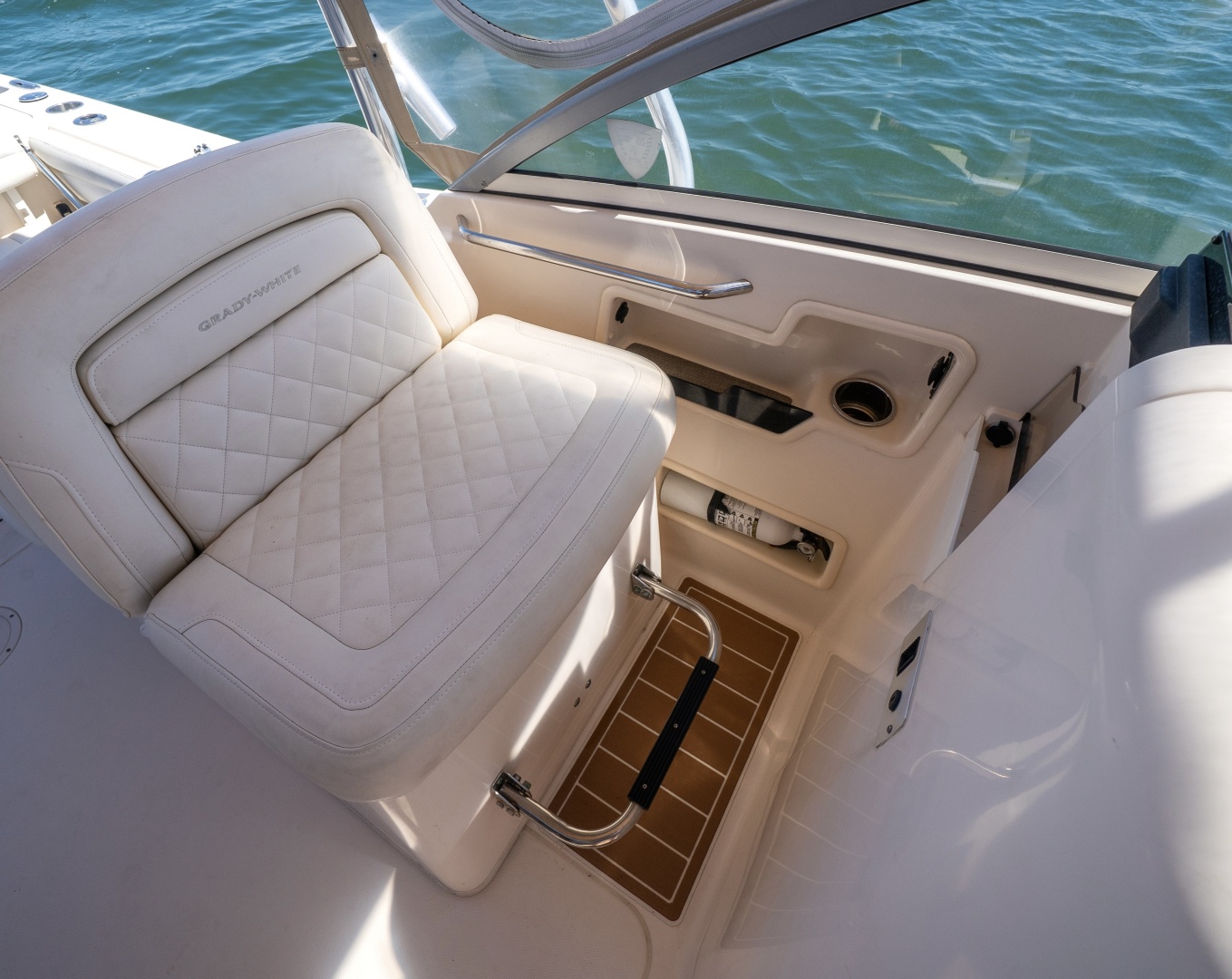 2017 Grady-White 235 Freedom