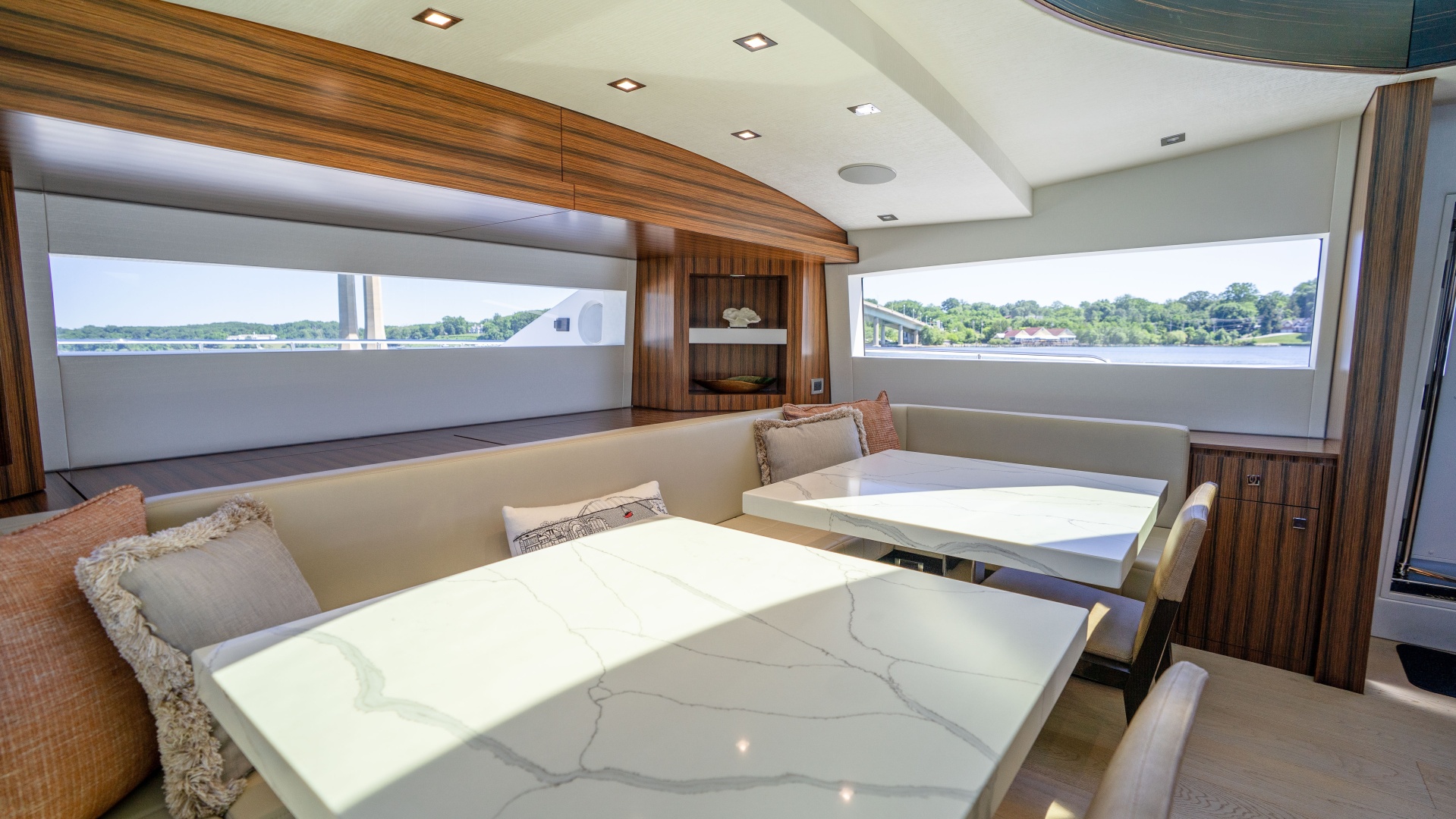 2021 Hatteras M75 Panacera