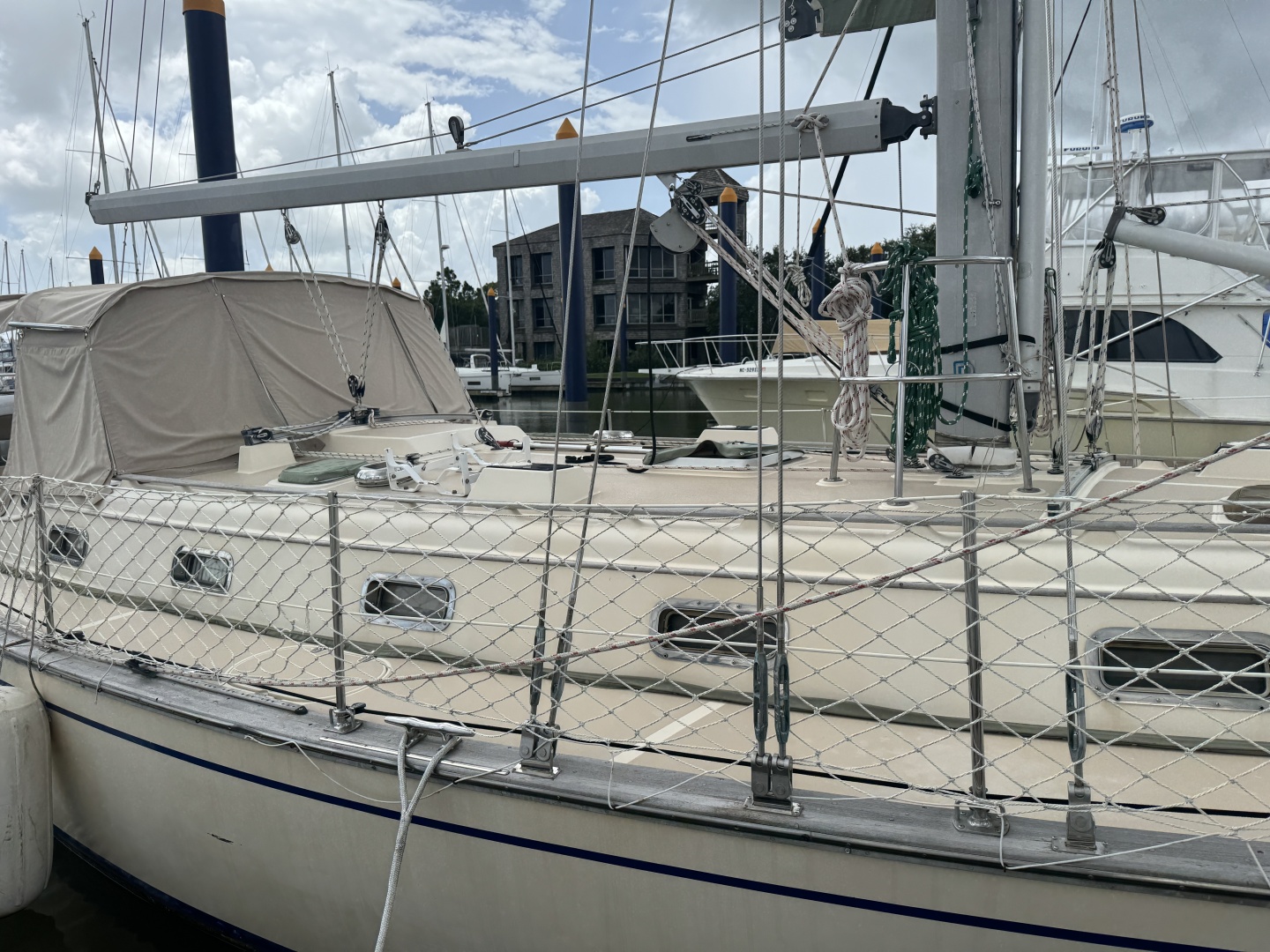 1992 Island Packet 44