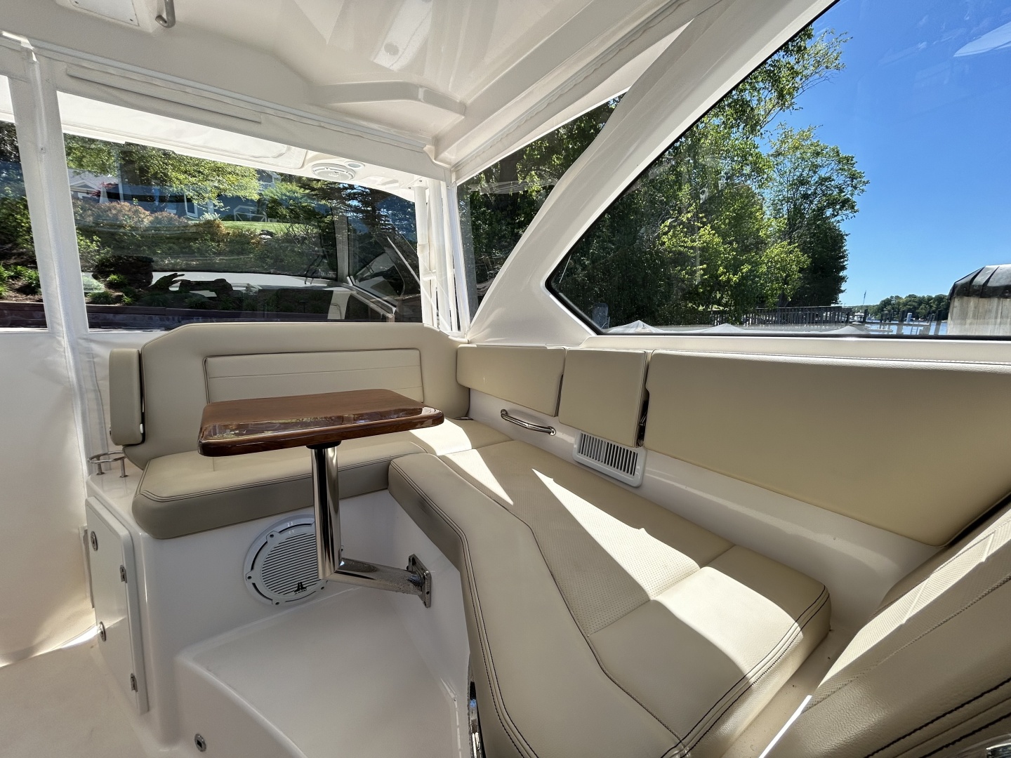 2018 Pursuit OS 355 Offshore