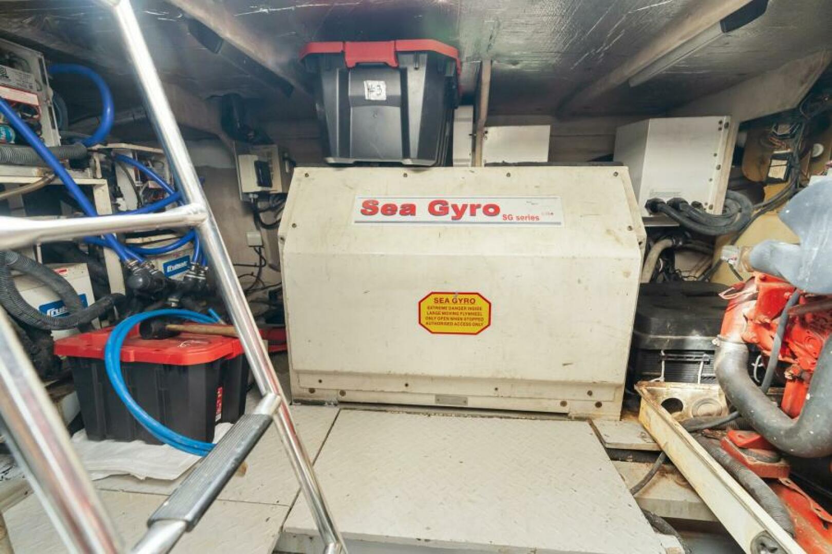2001 Sea Ray 540 Cockpit Motor Yacht