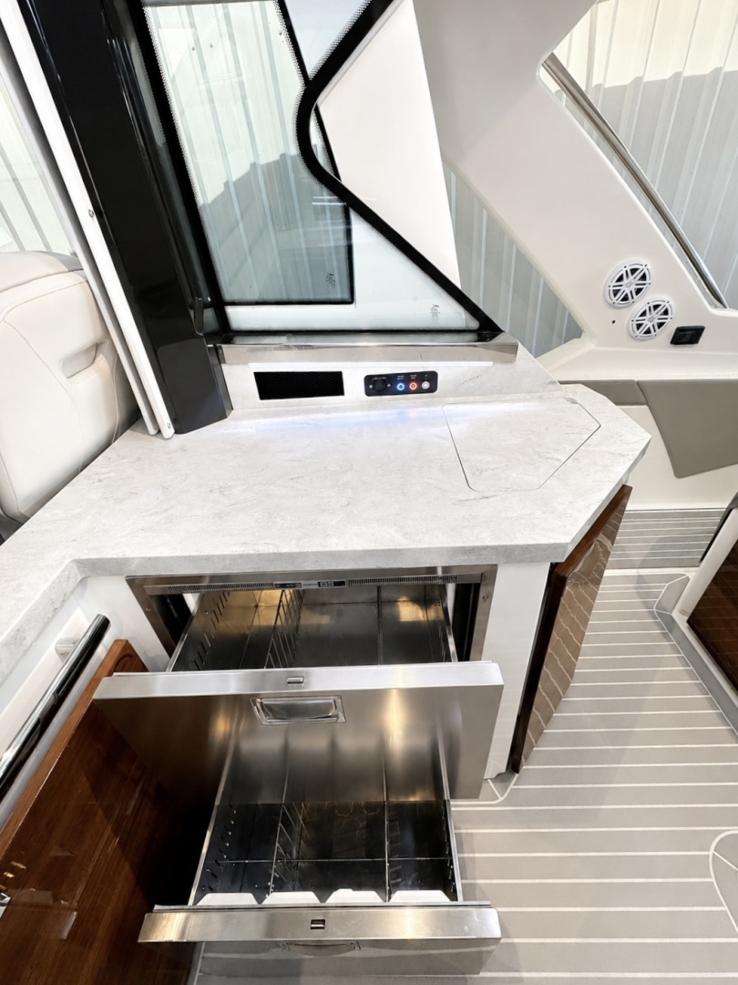 Tiara Yachts 48 LS — Papa Charlie - Photo 26