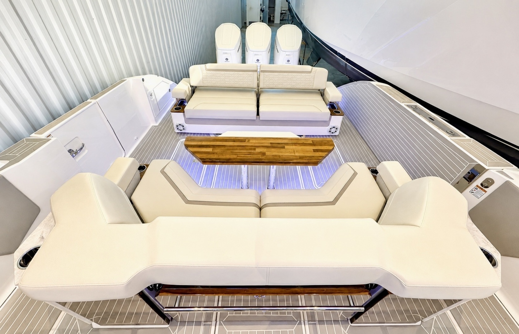 Tiara Yachts 48 LS — Papa Charlie - Photo 17