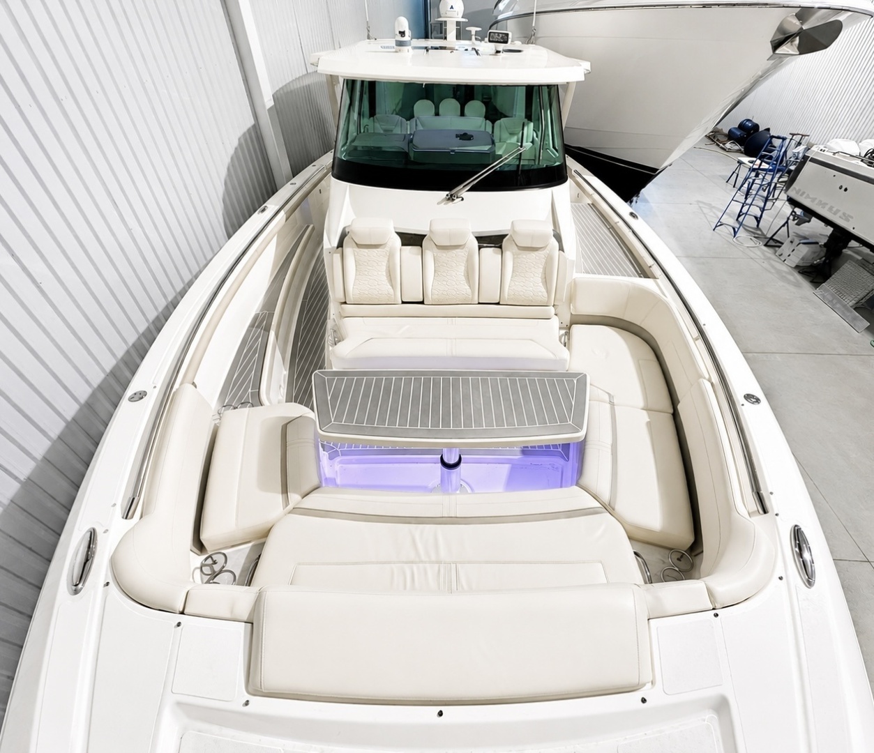 Tiara Yachts 48 LS — Papa Charlie - Photo 3