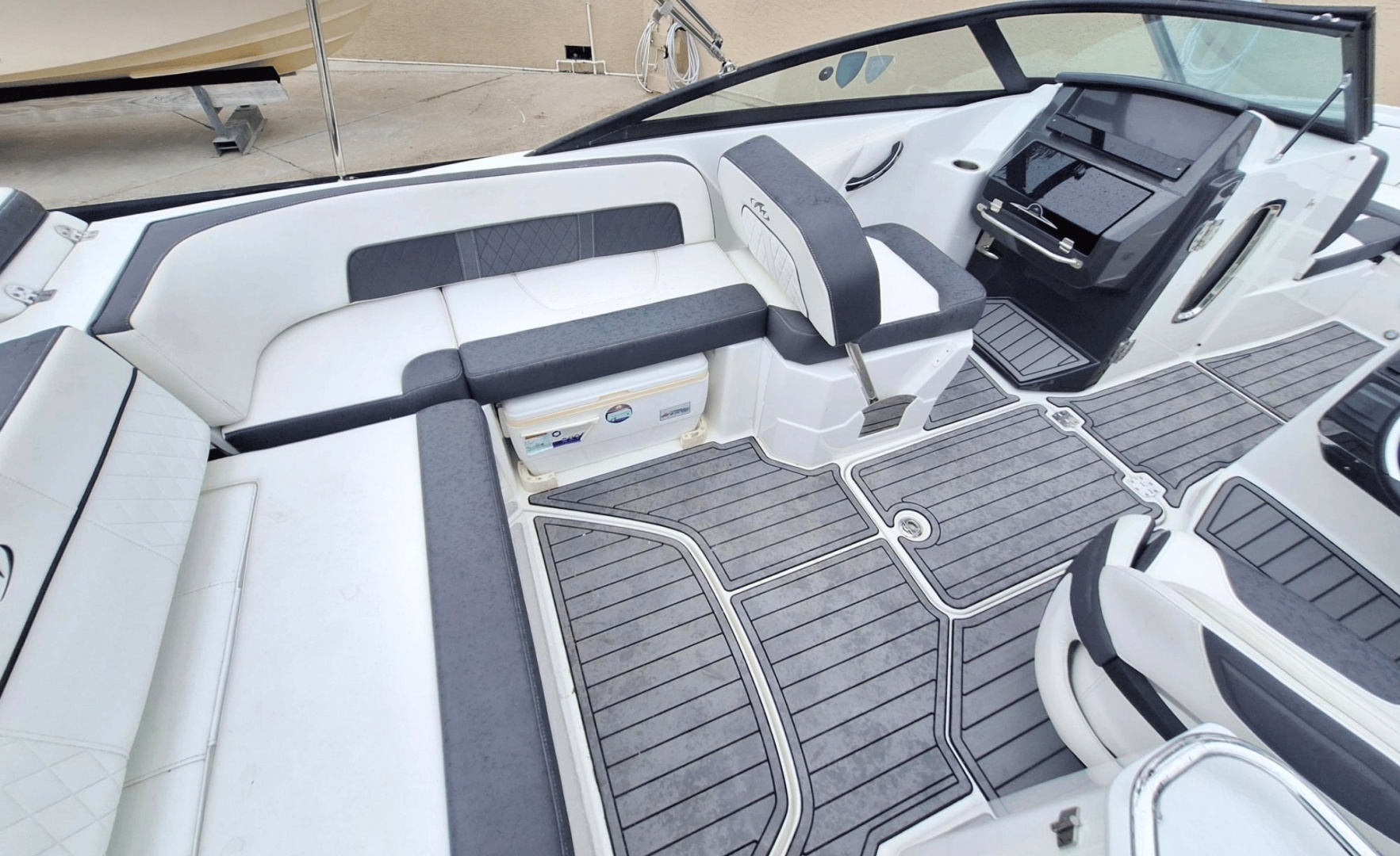 24ft Monterey Yacht For Sale