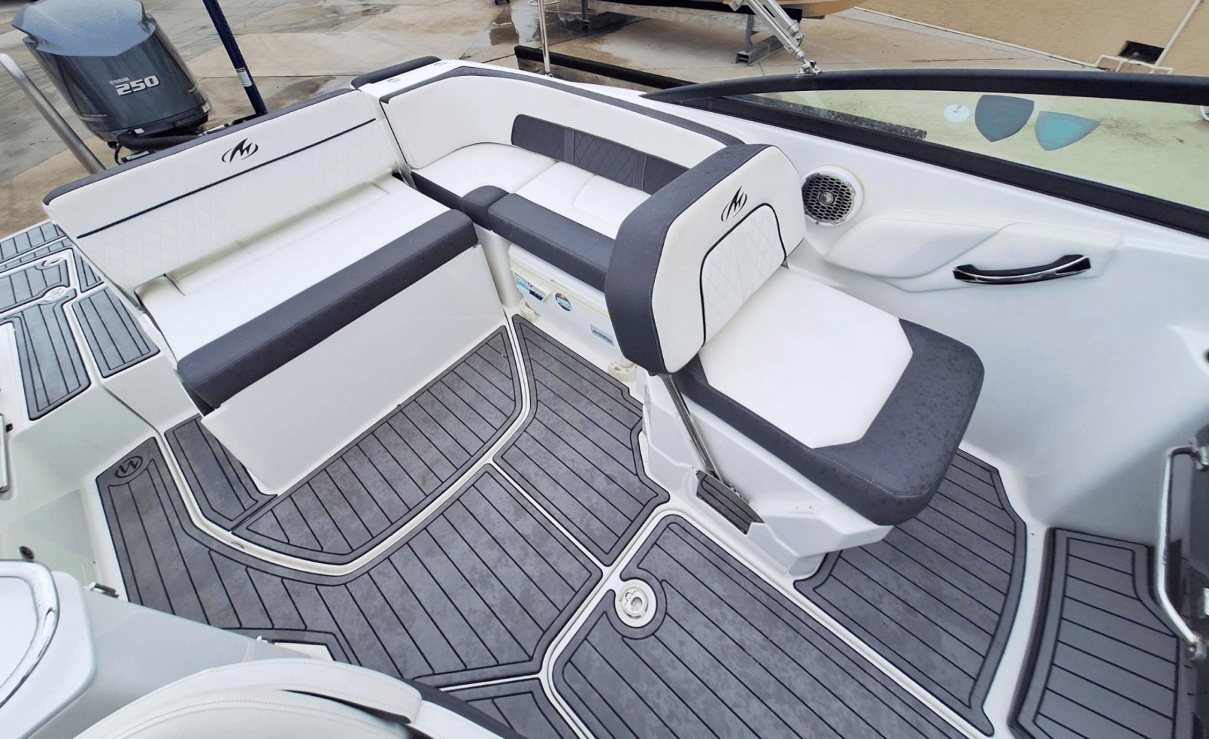 24ft Monterey Yacht For Sale