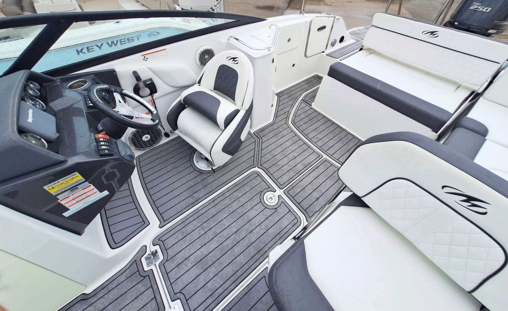 24ft Monterey Yacht For Sale