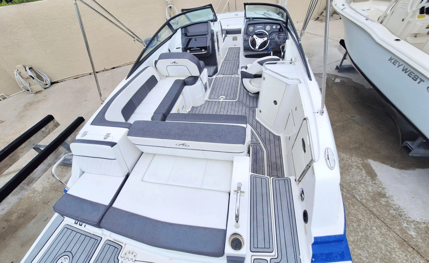 24ft Monterey Yacht For Sale