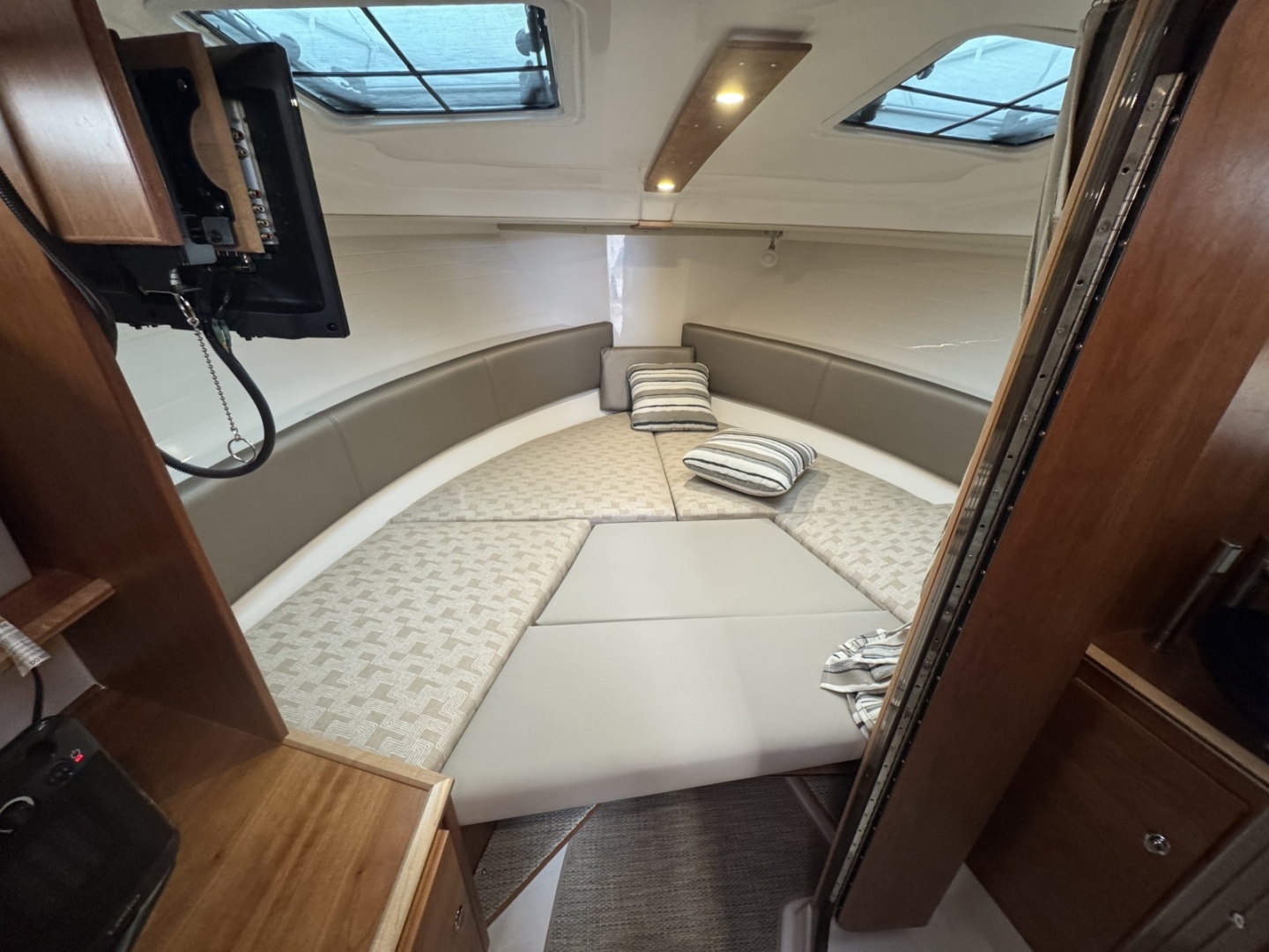 40ft Cutwater Yacht For Sale