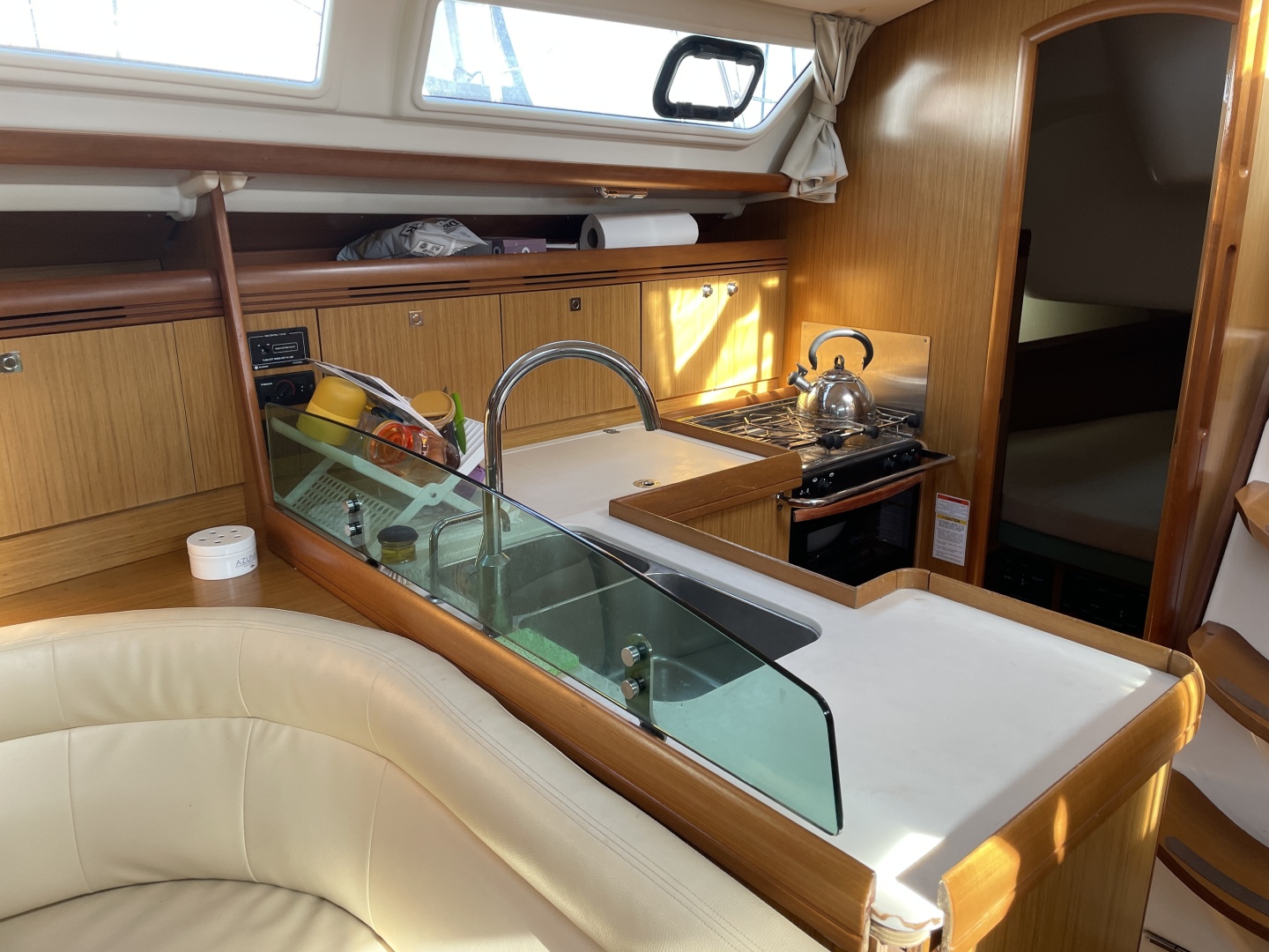 MOONSHINE 39ft Jeanneau Yacht For Sale