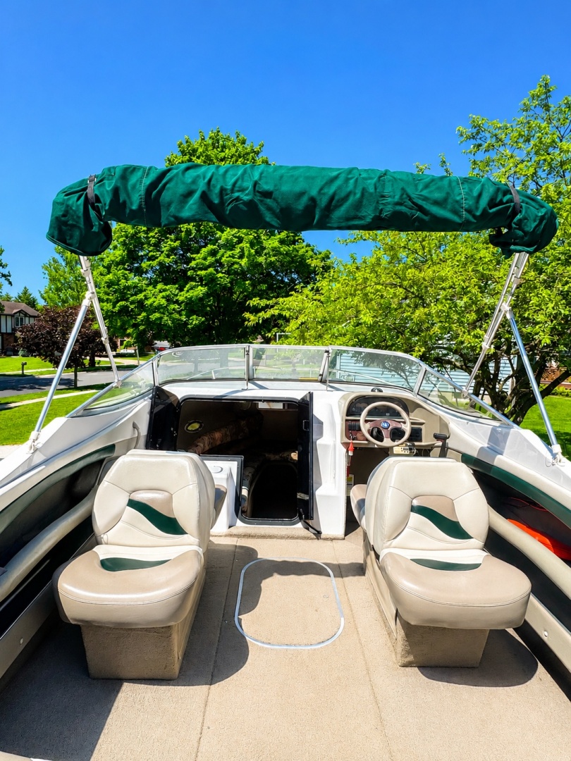 1996 Four Winns 245 SunDowner