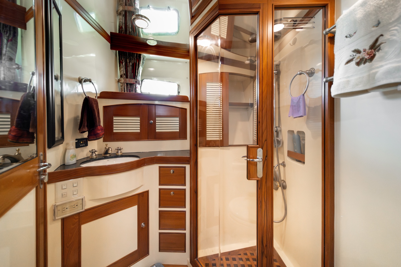 Marlow Explorer 65C — NO TIME - Photo 17