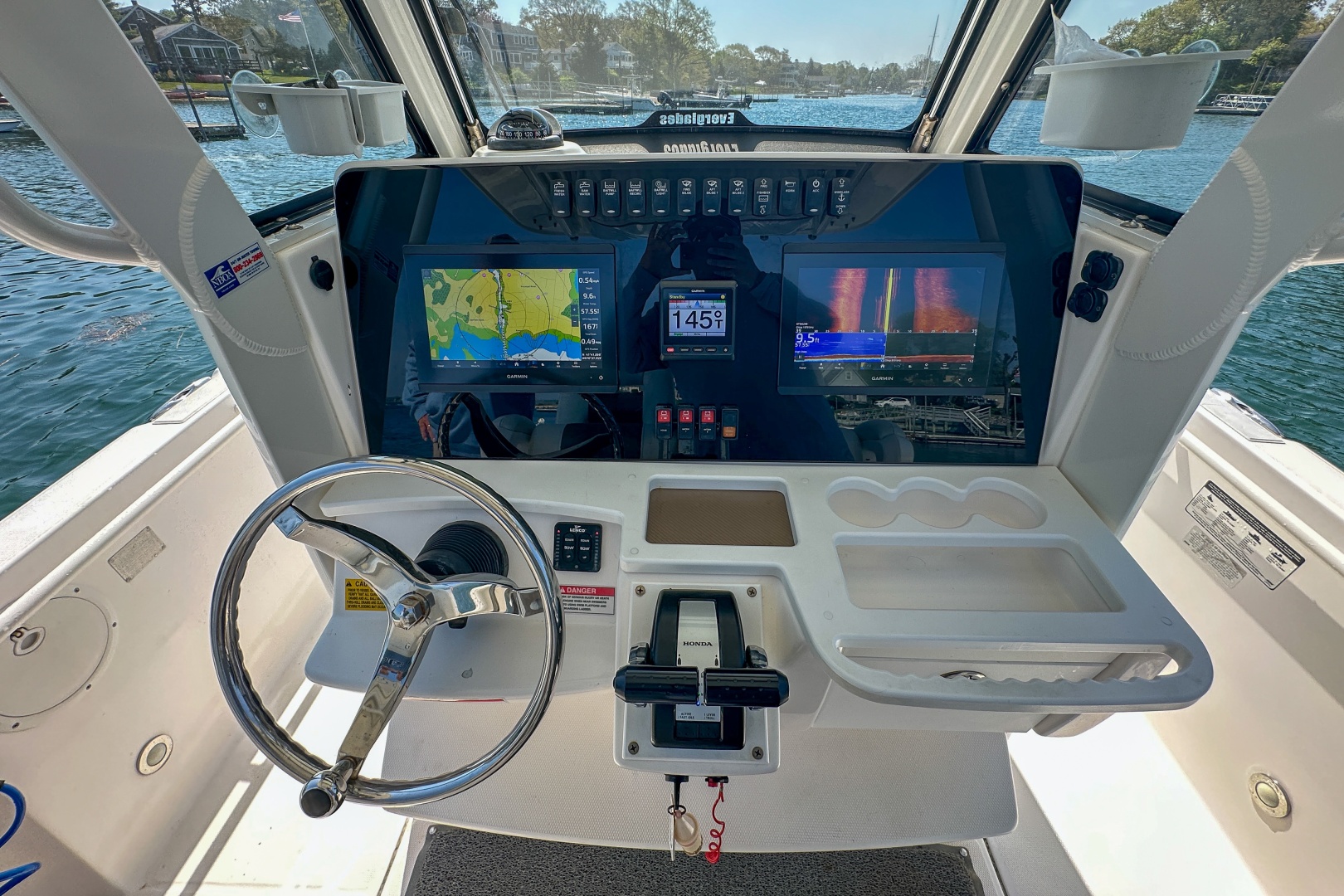 29ft Everglades Yacht For Sale