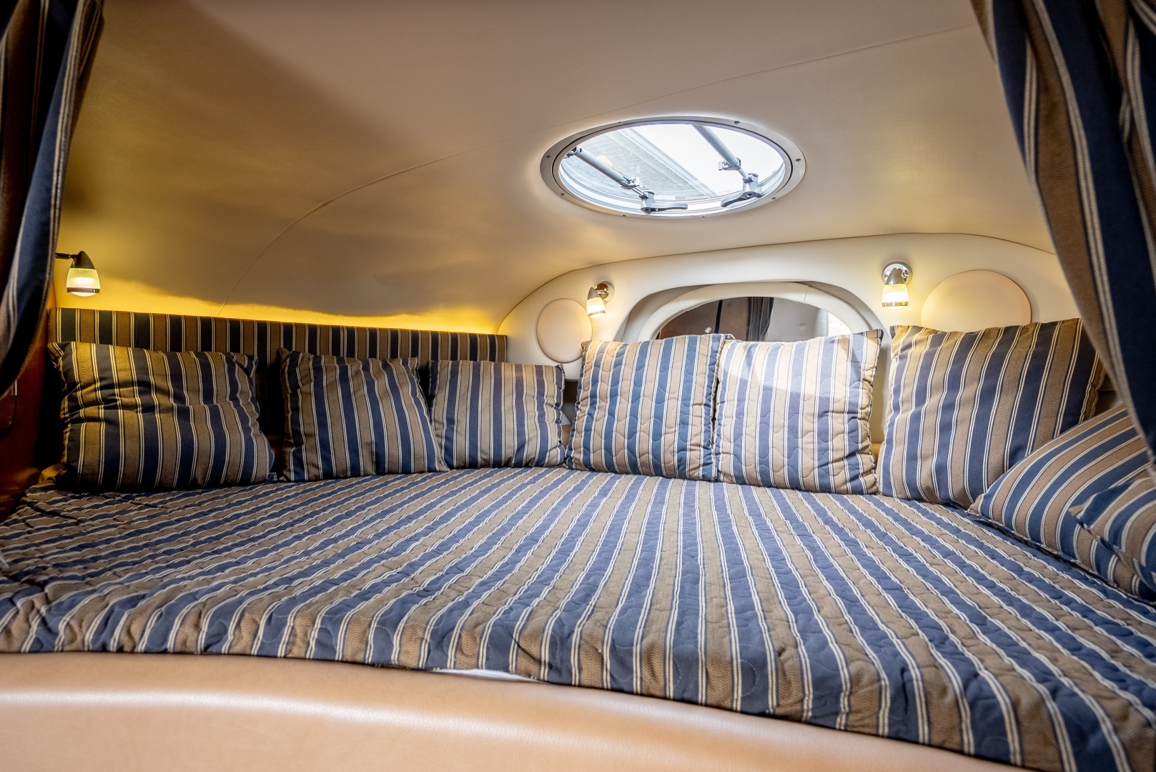 2016 Crownline 294 CR