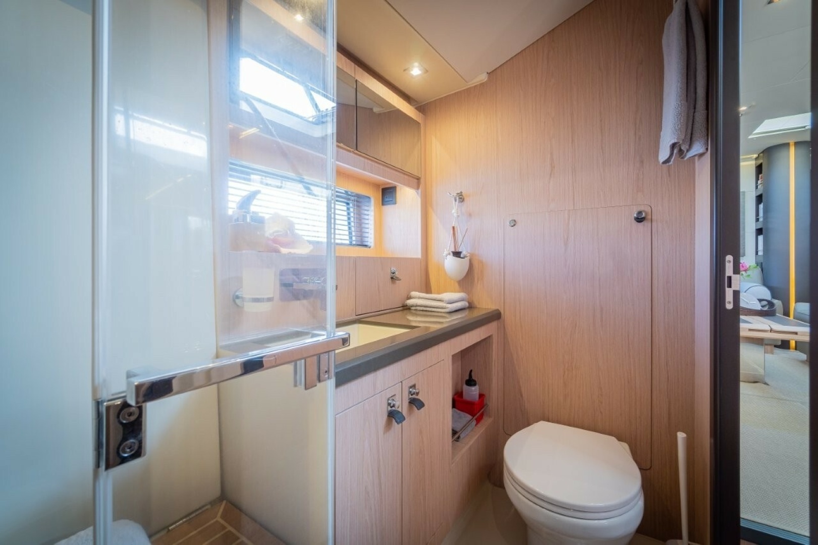 2020 Beneteau Oceanis Yacht 62