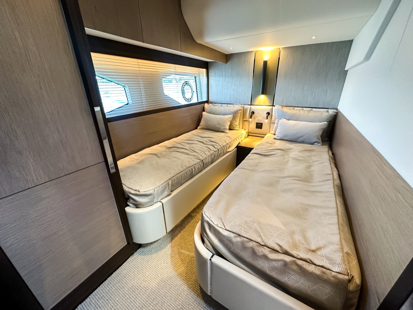 2024 Sunseeker 55 Manhattan