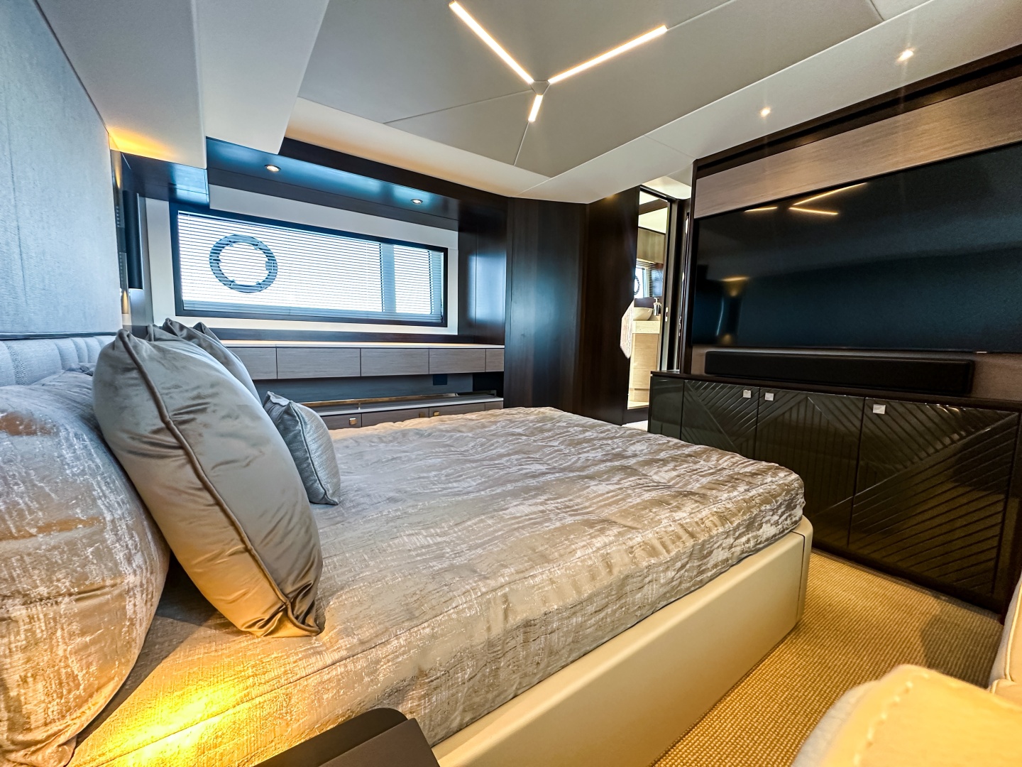 2024 Sunseeker 55 Manhattan