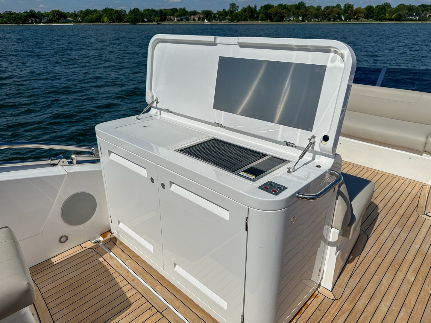 2024 Sunseeker 55 Manhattan