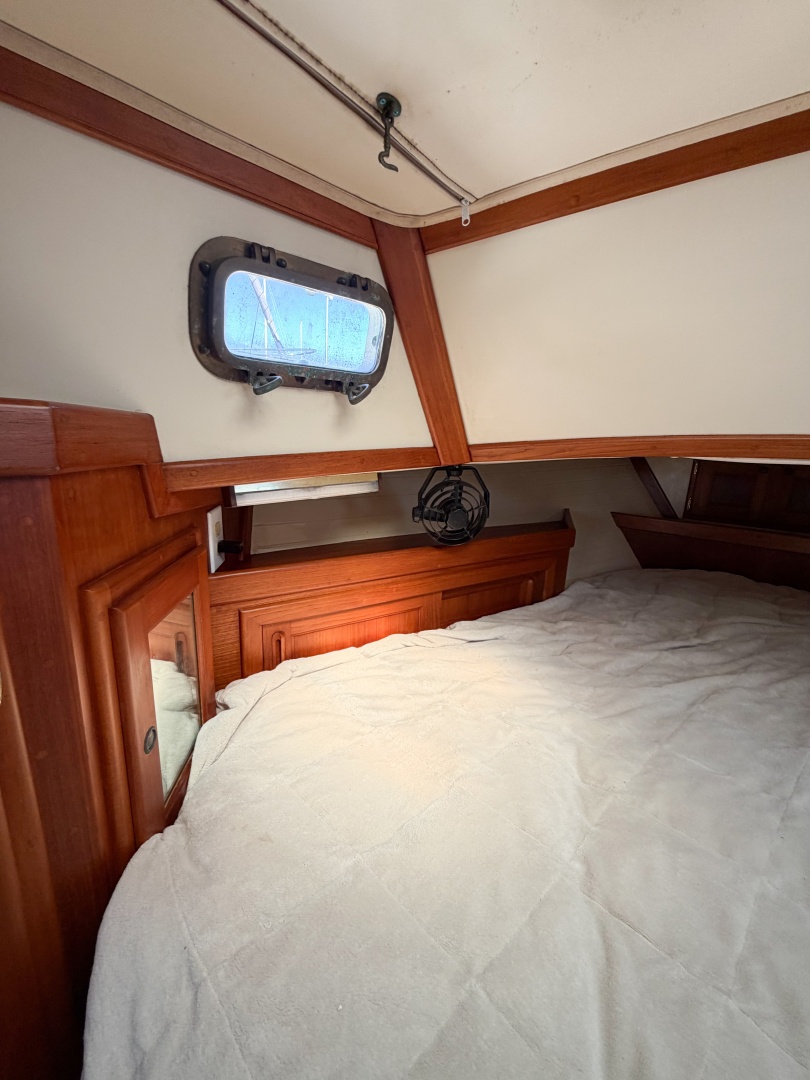 1998 Pacific Seacraft 37