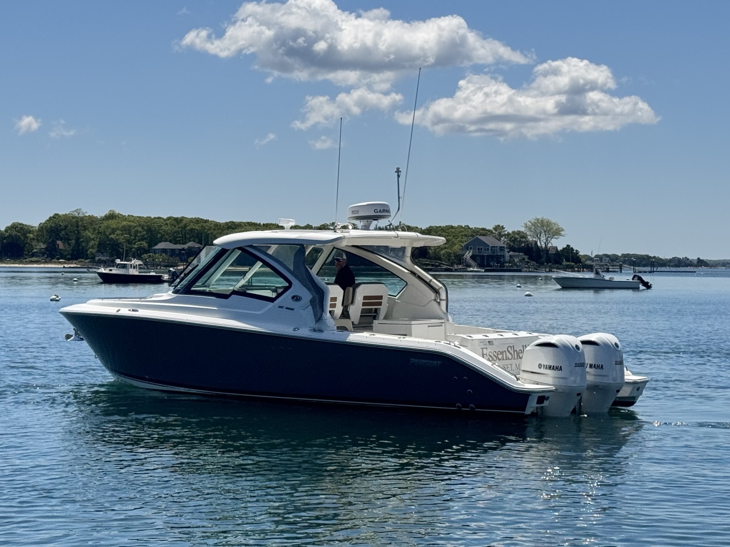 Pursuit 326 DC Yacht For Sale