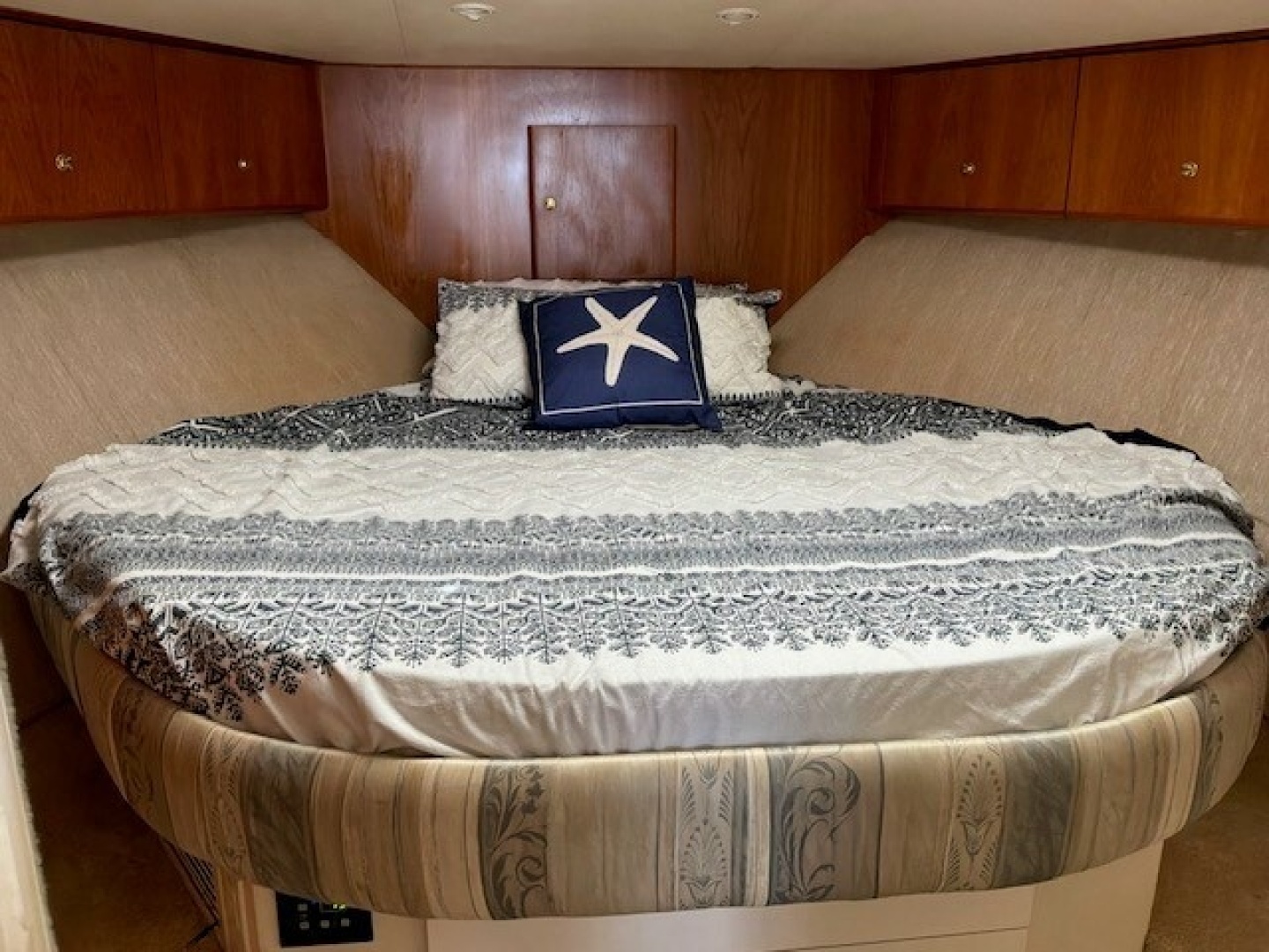 The Pesky Pelican 41ft Silverton Yacht For Sale The Pesky Pelican 41ft Silverton Yacht For Sale