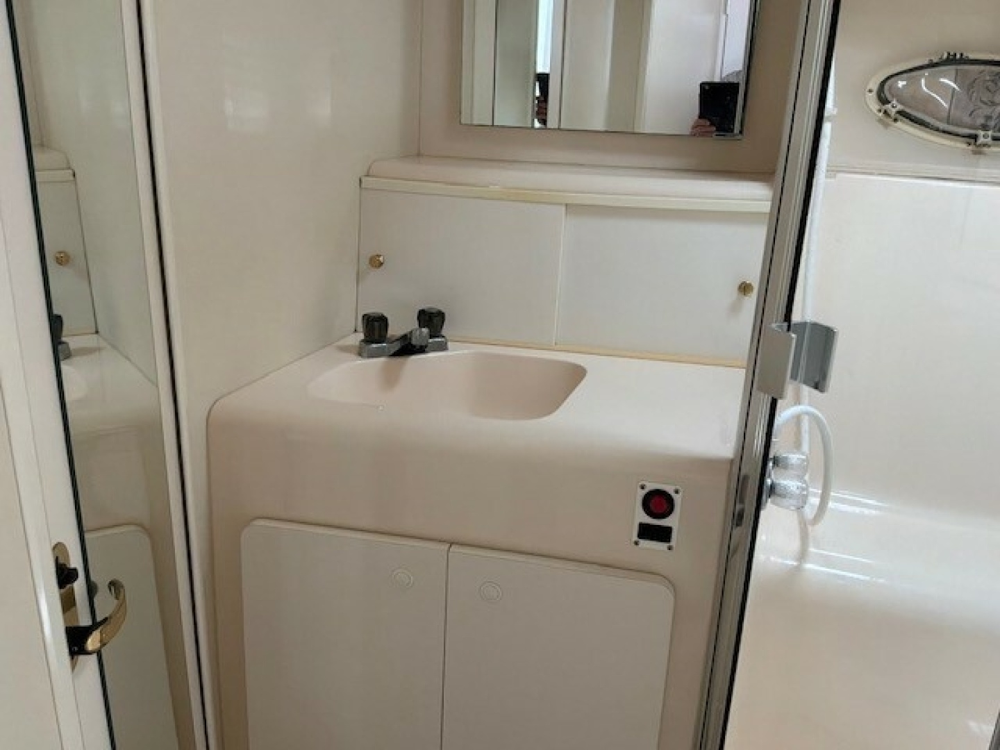 The Pesky Pelican 41ft Silverton Yacht For Sale The Pesky Pelican 41ft Silverton Yacht For Sale