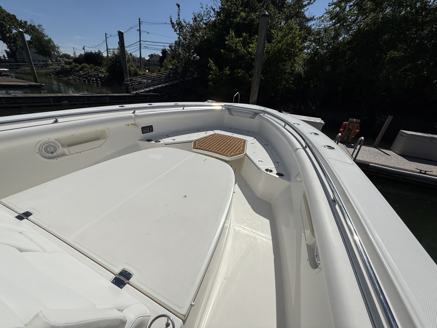 2016 Boston Whaler 