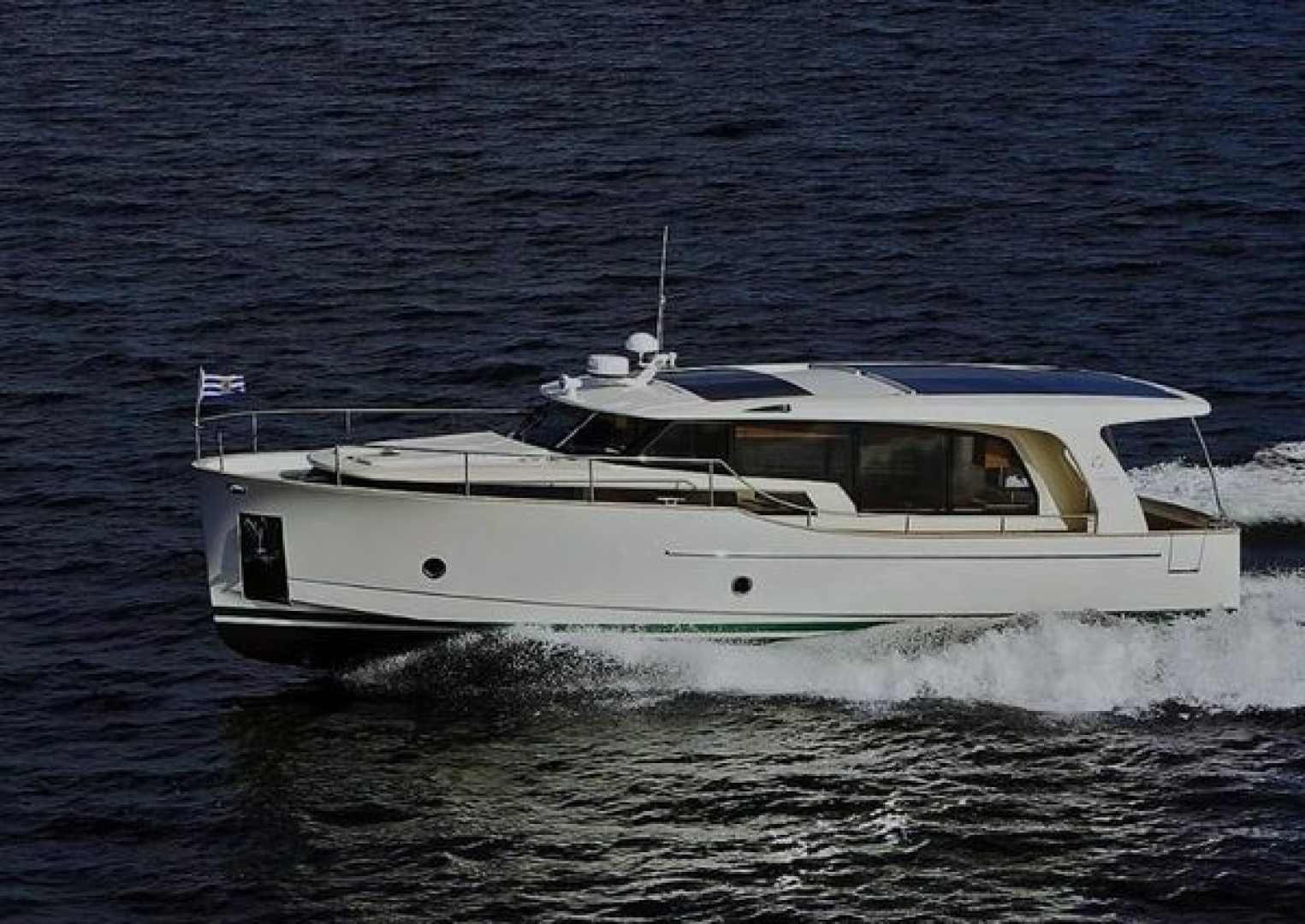 Greenline 40 Hybrid — Come What May - Photo 51