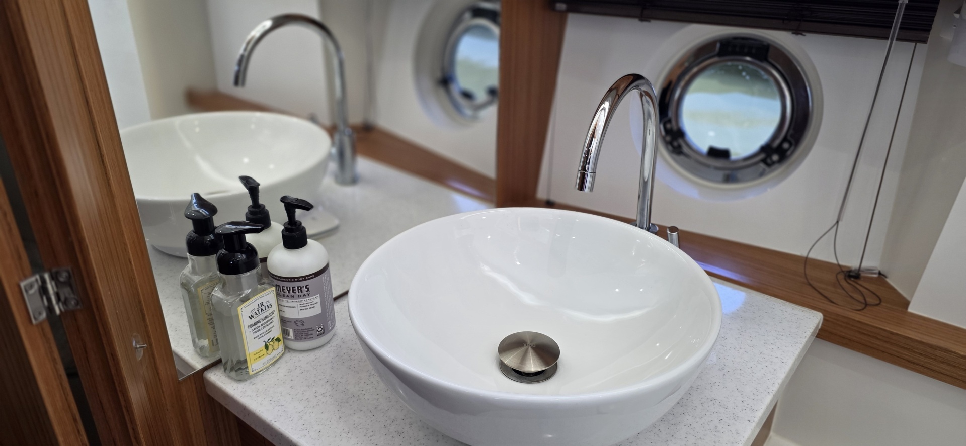 Greenline 40 Hybrid — Come What May - Photo 42