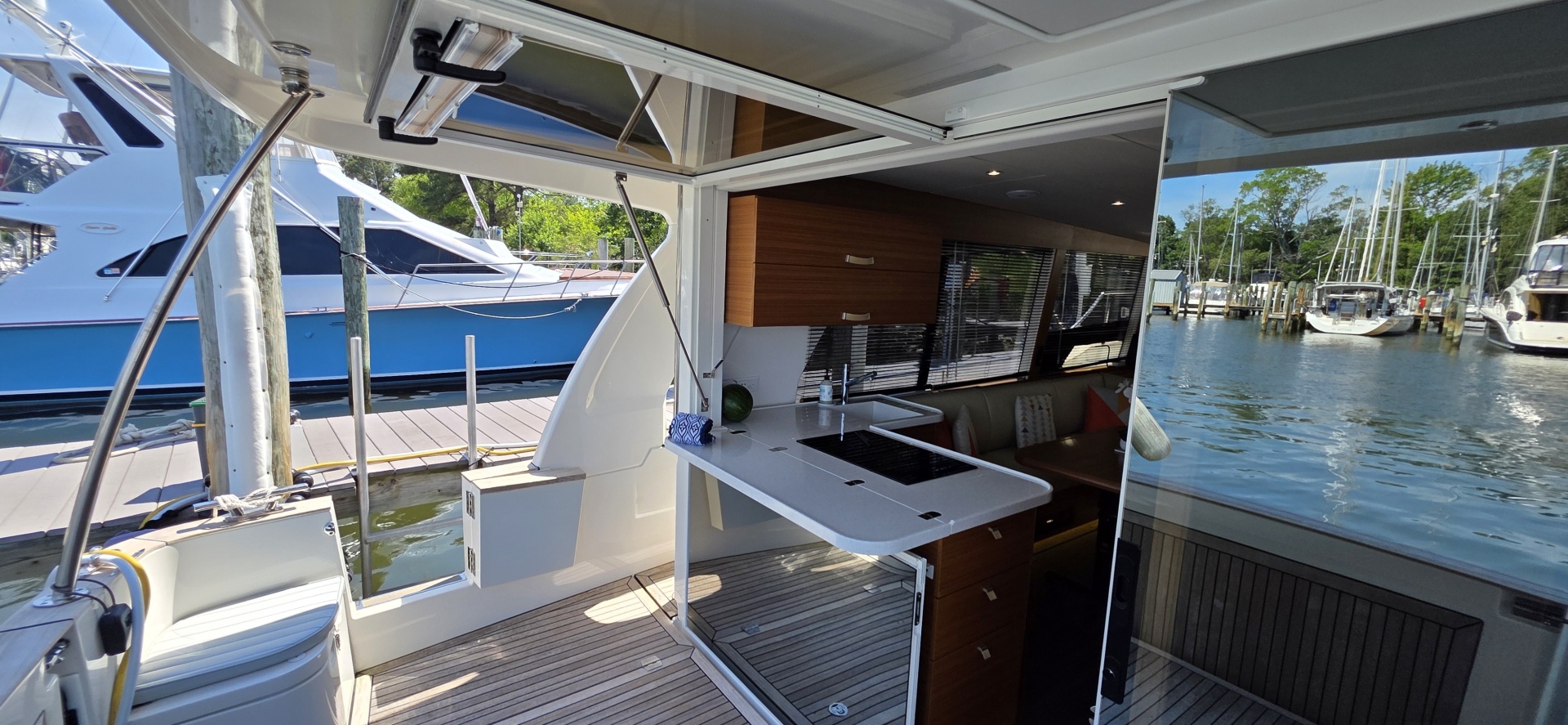 Greenline 40 Hybrid — Come What May - Photo 15