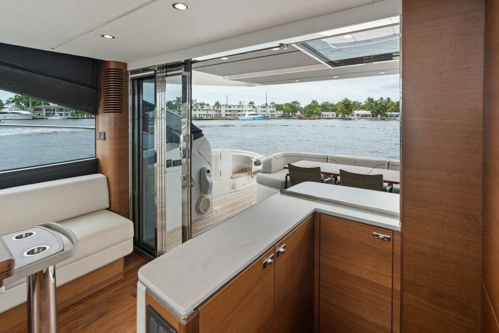 2020 Princess S62 Sportbridge