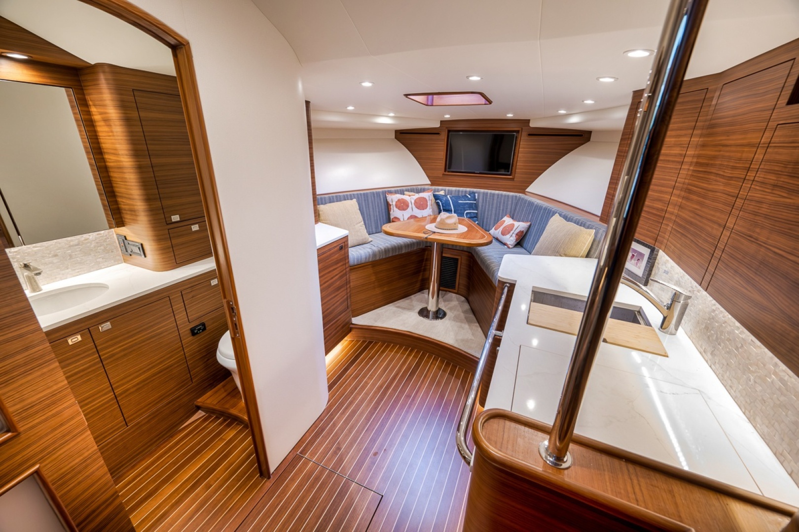 Anjamar 40ft Xcelerator Boatworks Yacht For Sale Anjamar 40ft Xcelerator Boatworks Yacht For Sale