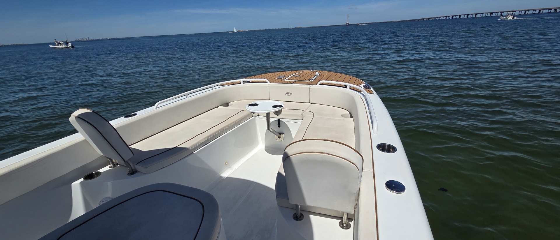 2021 Sea Hunt Escape 27 Center Console