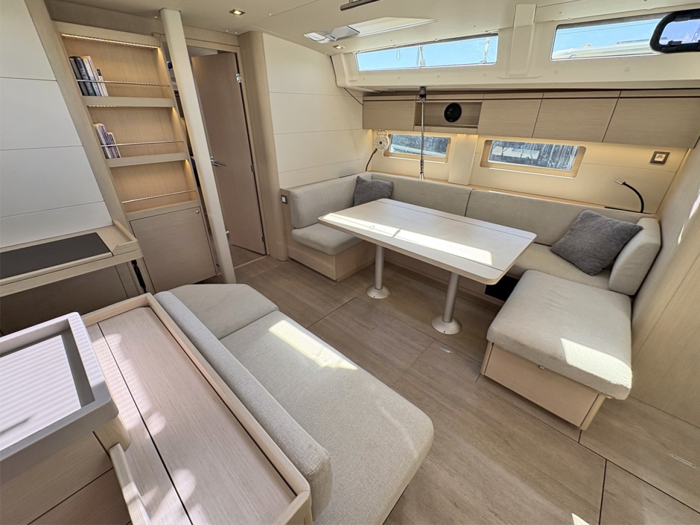 AVANT 51ft Beneteau Yacht For Sale AVANT 51ft Beneteau Yacht For Sale