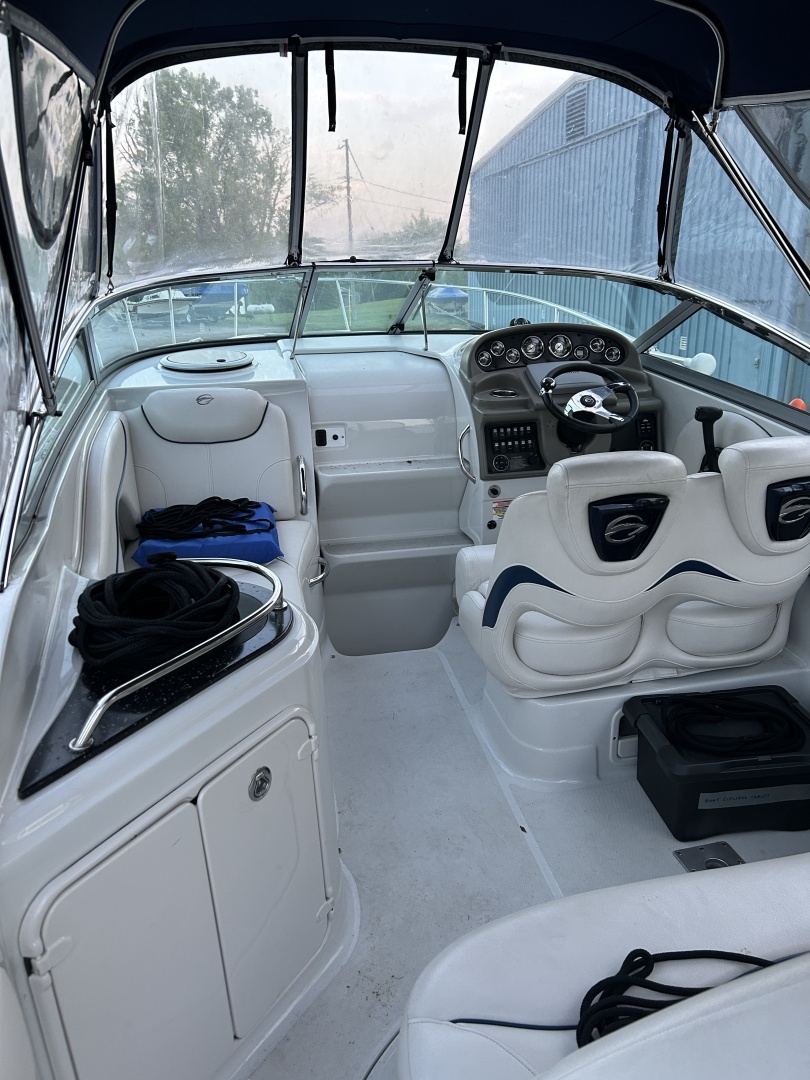 26ft Crownline Yacht For Sale
